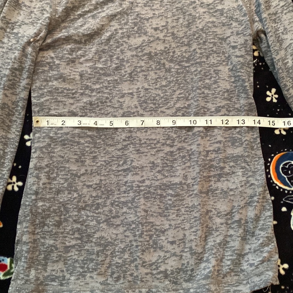🥭 (4 for $15) Grey MUDD Top - Picture 3 of 6
